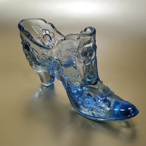 Light Blue Fenton 💙 Cabbage Rose🌹Art Glass Slipper - Picture 4 of 16